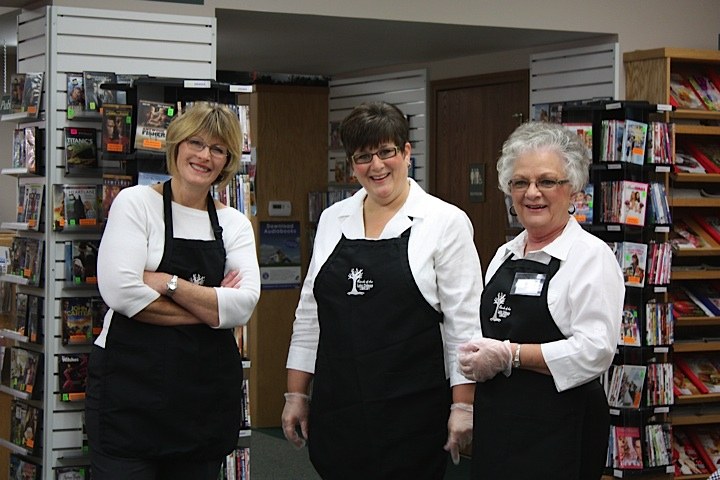 Connie,Shirley,Carolyn.jpg